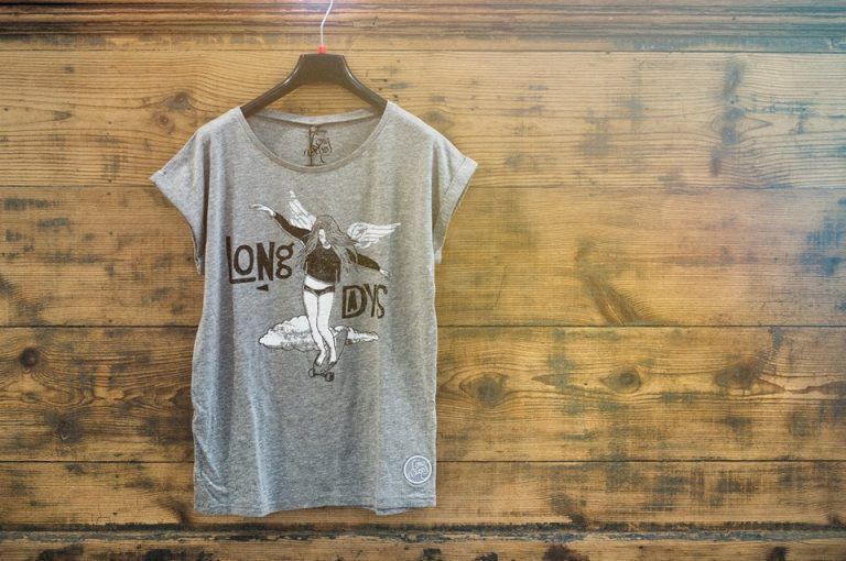 Camiseta de mujer “baile sobre ruedas”n