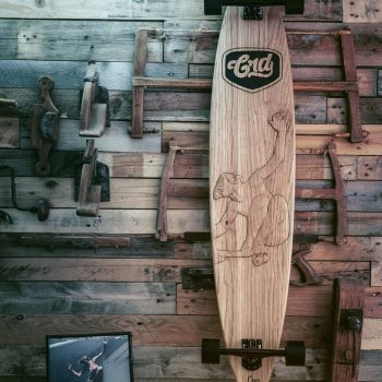 Tributo Stacy Peralta, Longboard de Madera