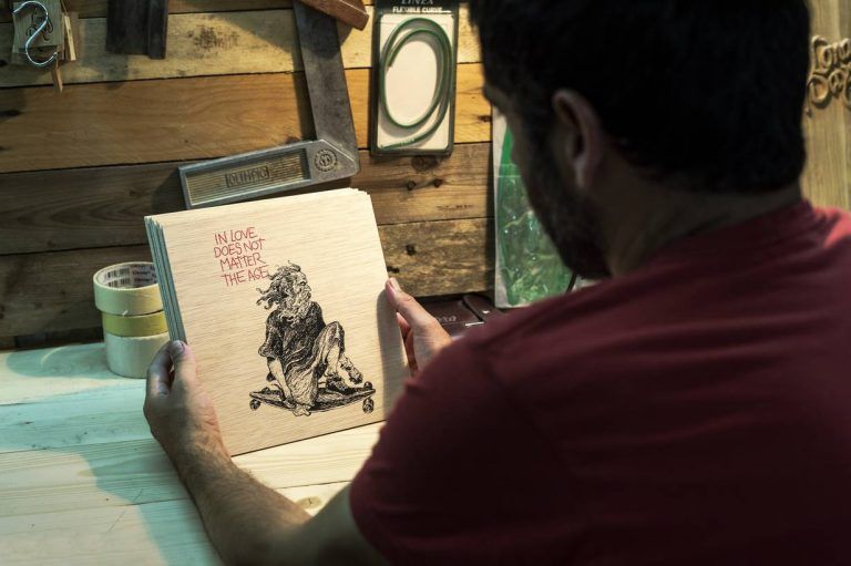 Camiseta Old Boy by Lázaro/Long Days/Longboard