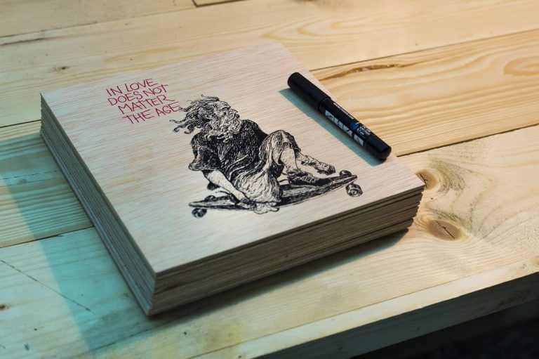 Serigrafía de camiseta Old Boy by Lázaro Long Days Longboards